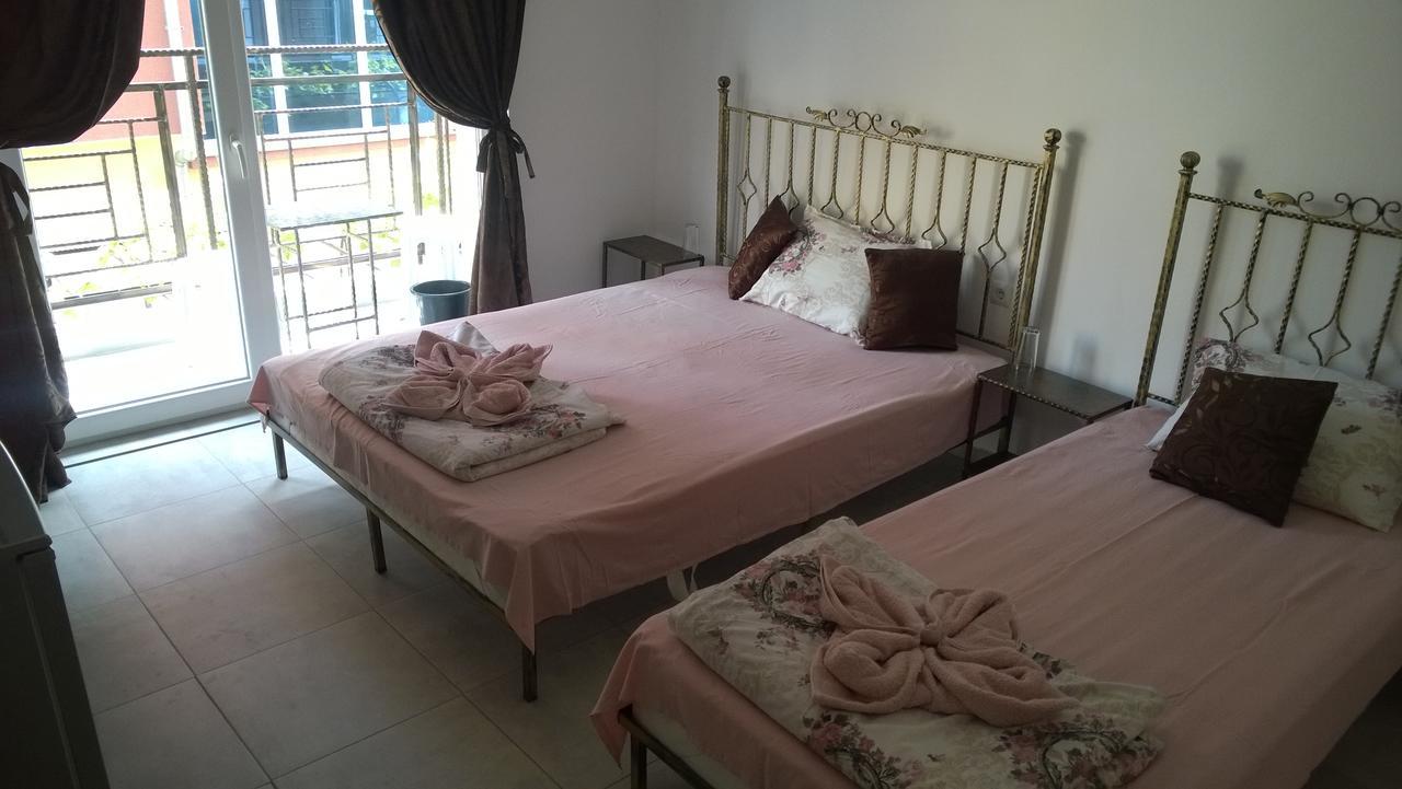 Dracena Guesthouse Ravda Exterior photo